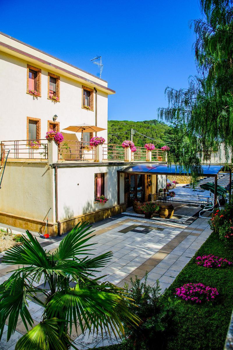 Al Ritrovo Hotel